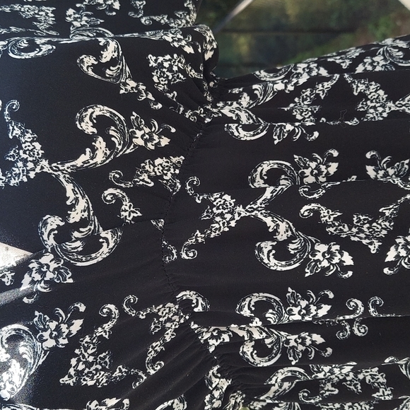 WHBM Medium size top with loose short sleeves - Picture 4 of 5